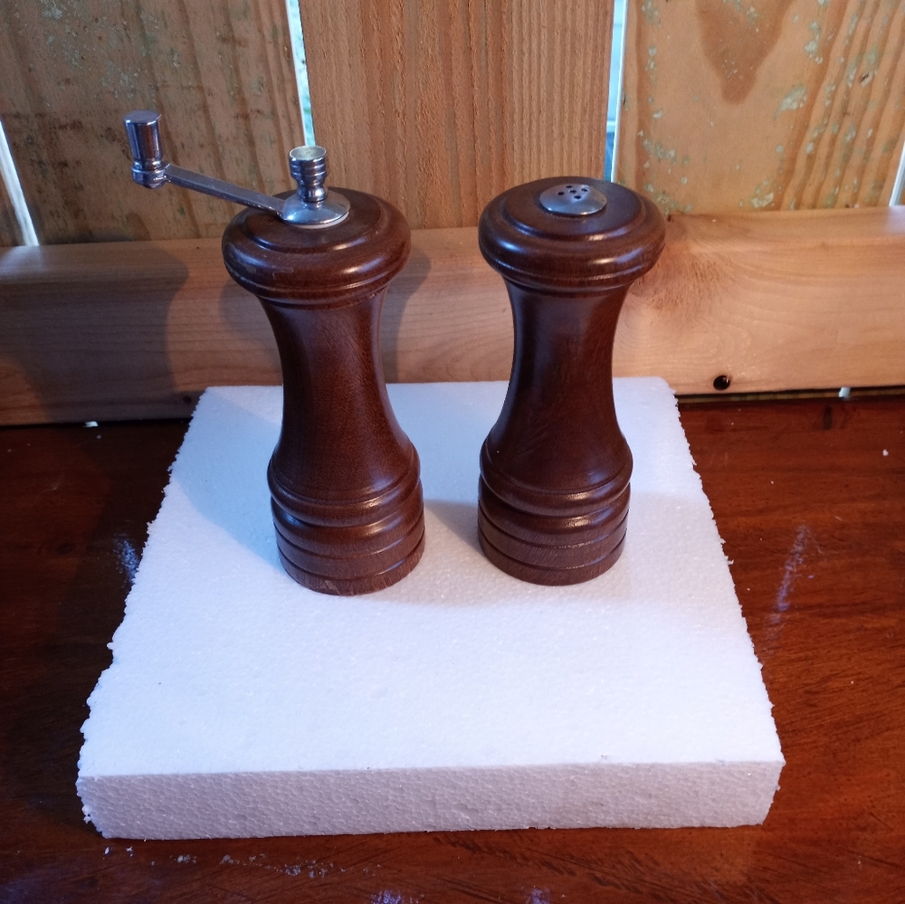 Olde Thompson Wooden Salt and Pepper Grinder Set